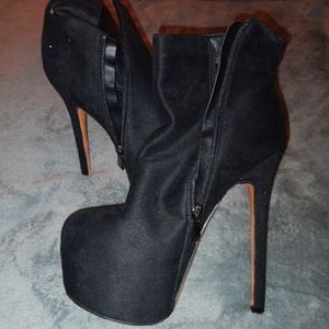 High heel boots